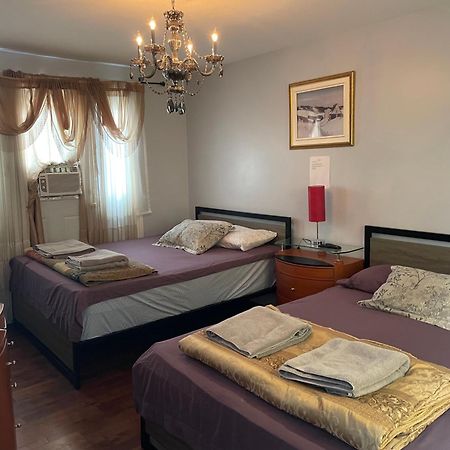 Self Service Small Breakfast, 2 Double Beds Private Room Монреаль Экстерьер фото